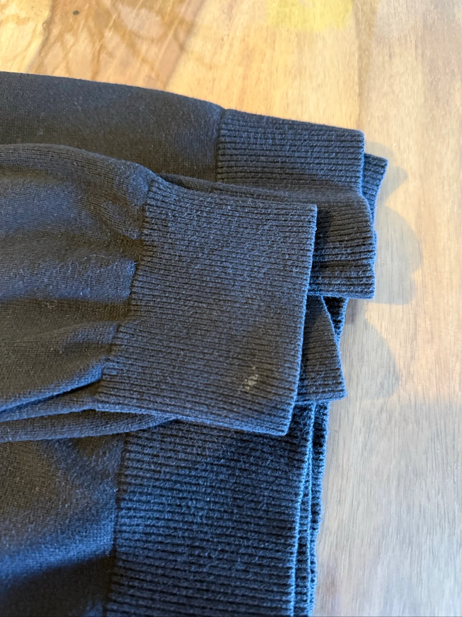 Pull Tommy Hilfiger Homme S Noir – Col V – Logo bordado – Muy buen estado – photo 7